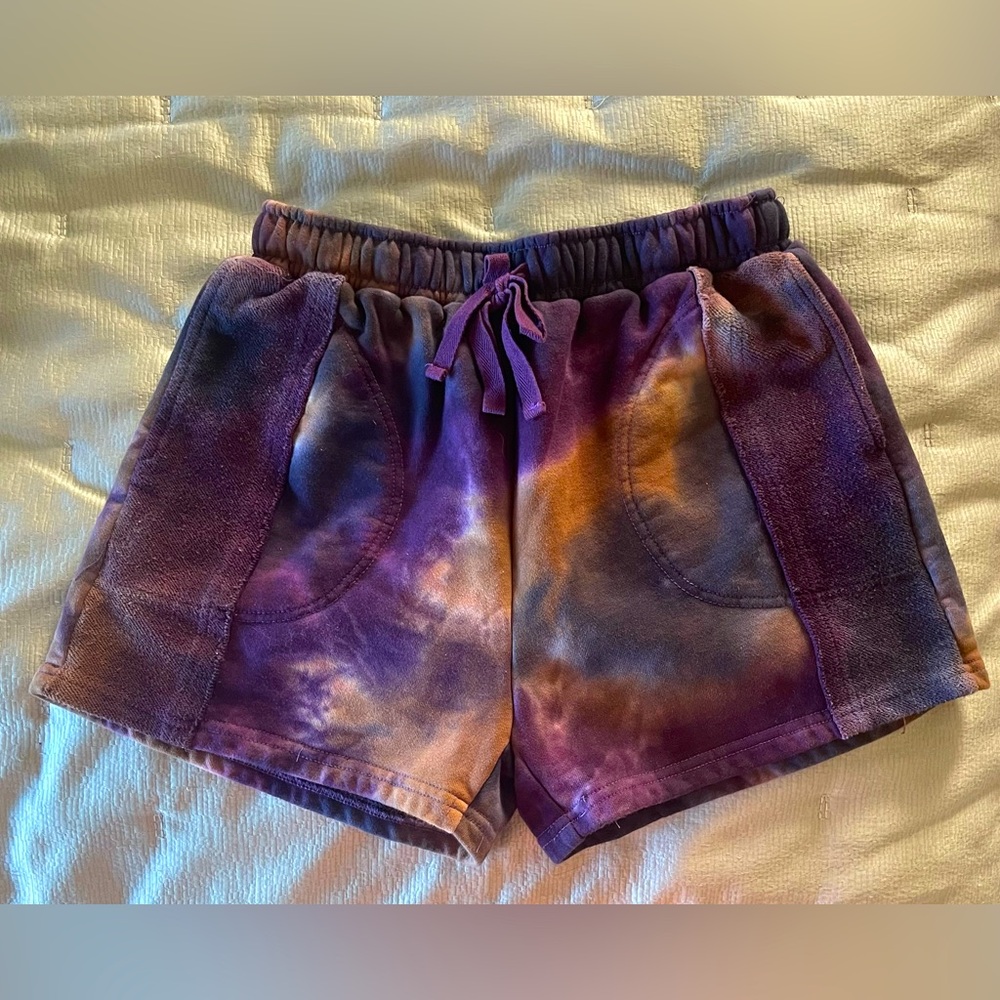 Umgee tie dye shorts - size small